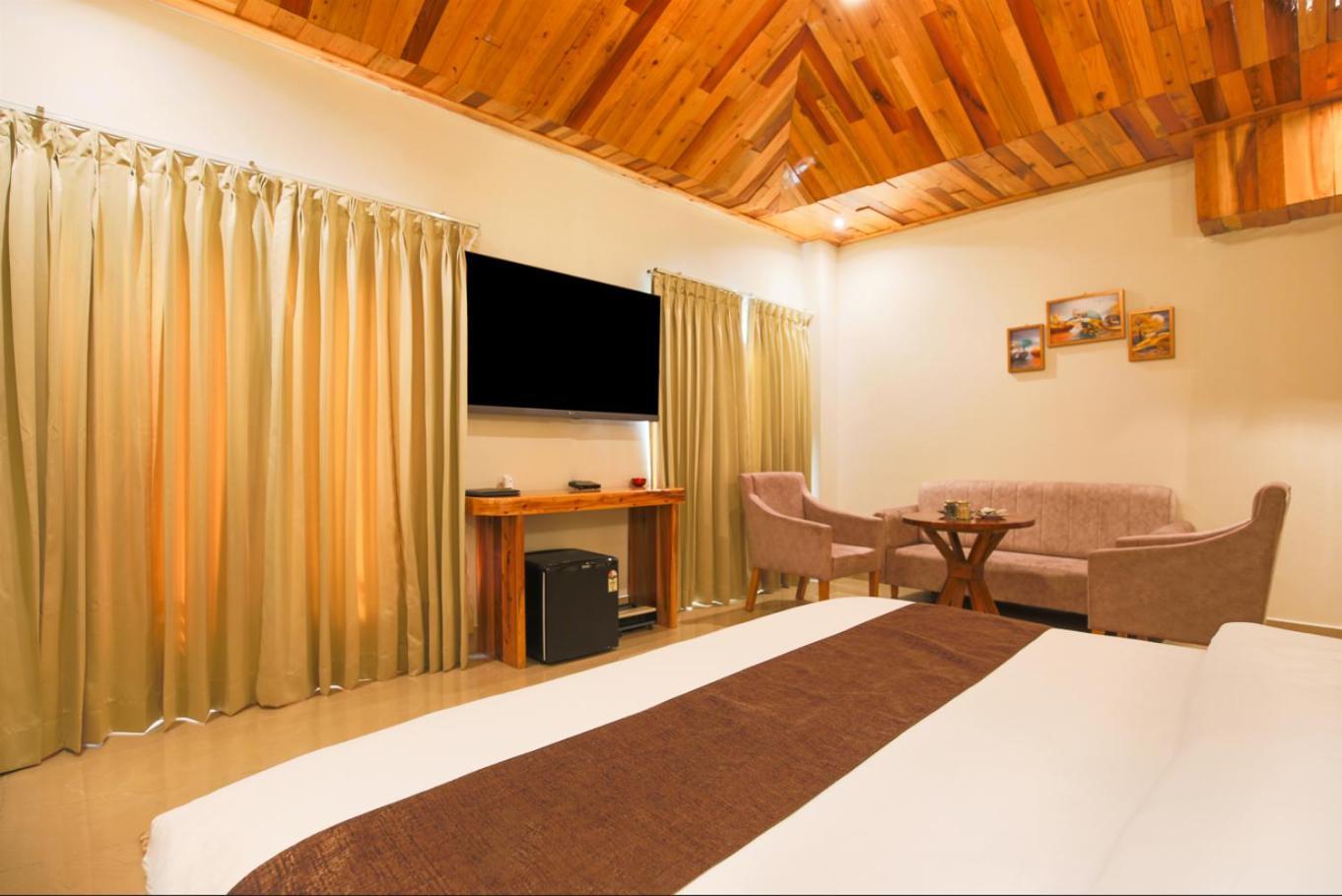 La Nicholas Lake View By Summit Hotels Shillong Luaran gambar
