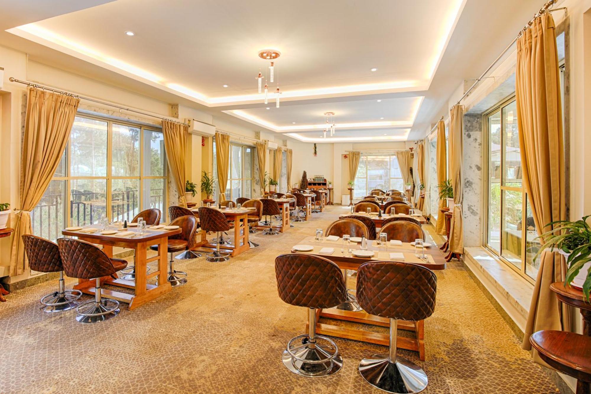 La Nicholas Lake View By Summit Hotels Shillong Luaran gambar