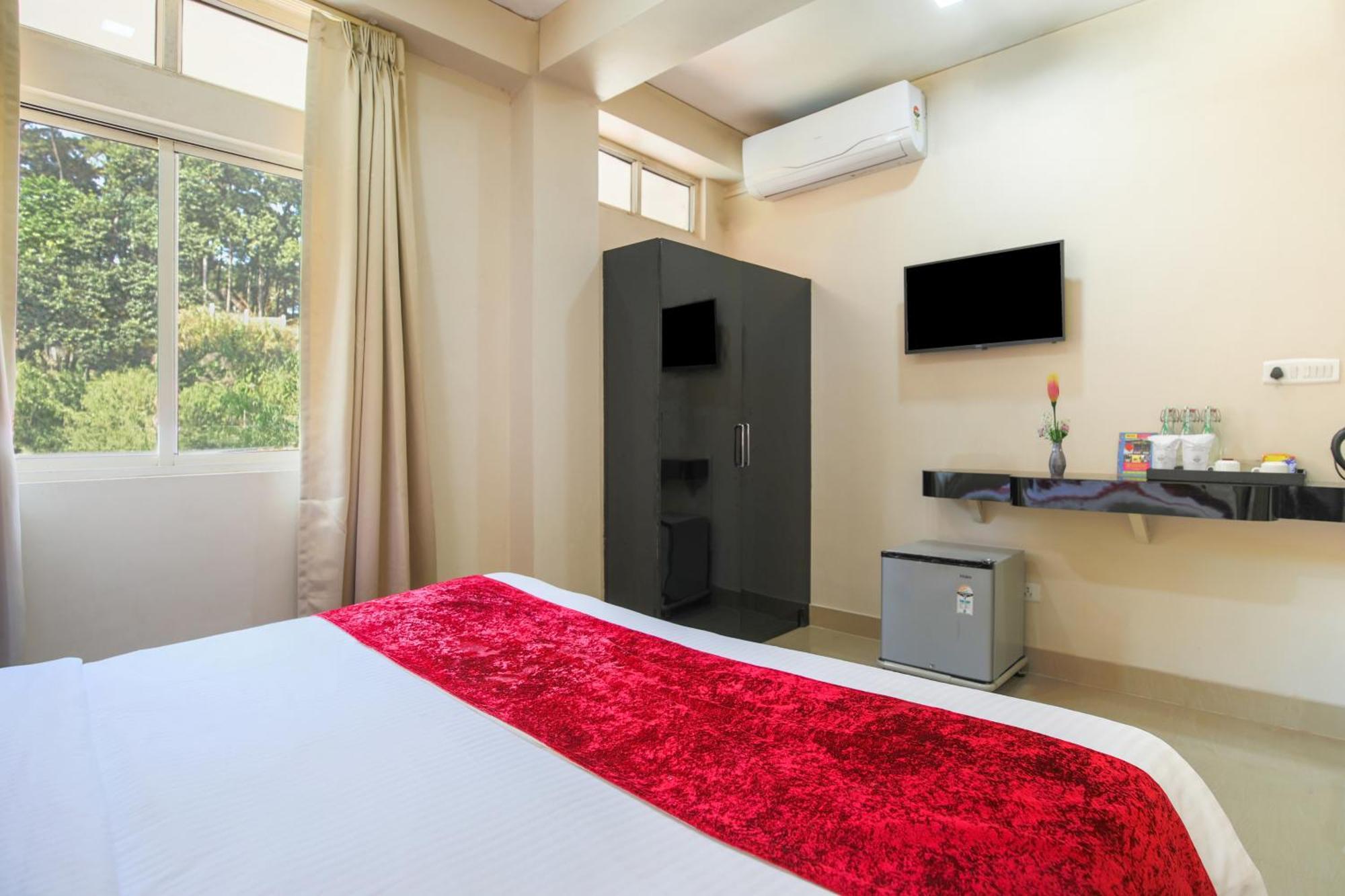 La Nicholas Lake View By Summit Hotels Shillong Bilik gambar